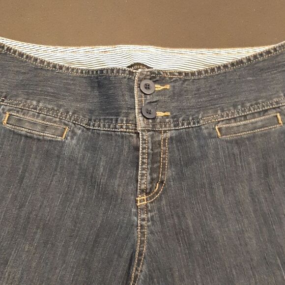 Madison Denim Bermuda Shorts - Picture 2 of 7